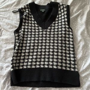 Black and White Checkered Print Sweater Vest